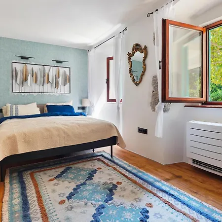 2 Bedroom Stunning In * Lovran