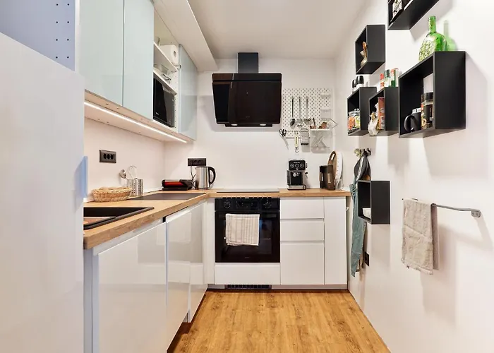 2 Bedroom Stunning In *