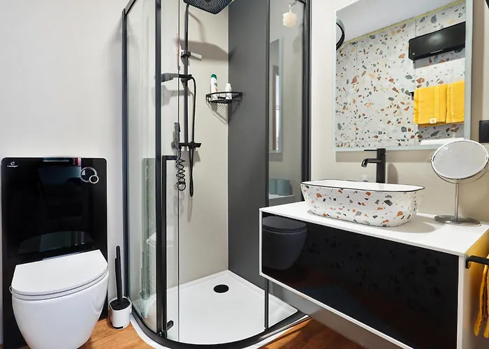 2 Bedroom Stunning In Apartament